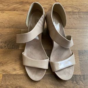 Jones New York signature wedge nude shoe size 8 1/2